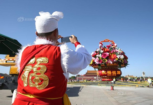 慶十一迎國(guó)慶，大型鋼結(jié)構(gòu)花籃亮相天安門(mén)廣場(chǎng)